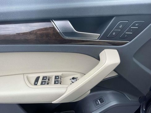 Used 2018 Audi Q5 2.0T Premium Plus w/ Premium Plus Package image 22