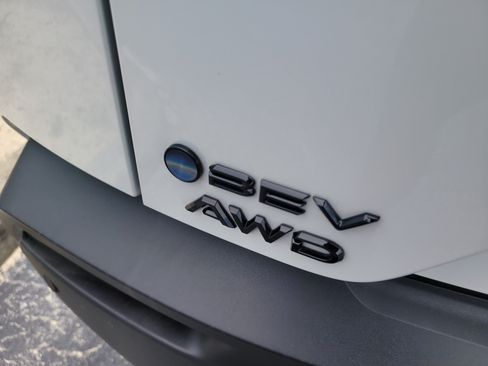 Used 2026 Toyota C-HR AWD/4WD image 11