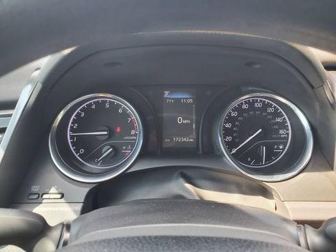 Used 2020 Toyota Camry LE FWD image 21