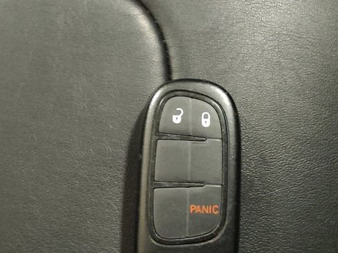 Used 2020 Jeep Cherokee Latitude Plus image 32