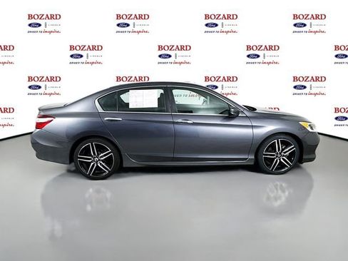 Used 2017 Honda Accord Sport image 9