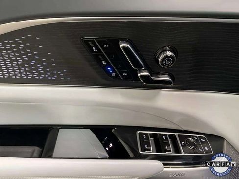 Used 2023 Cadillac Lyriq 2WD image 33