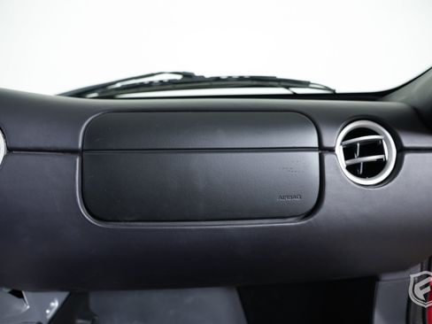 Used 2006 Ford GT RWD image 32