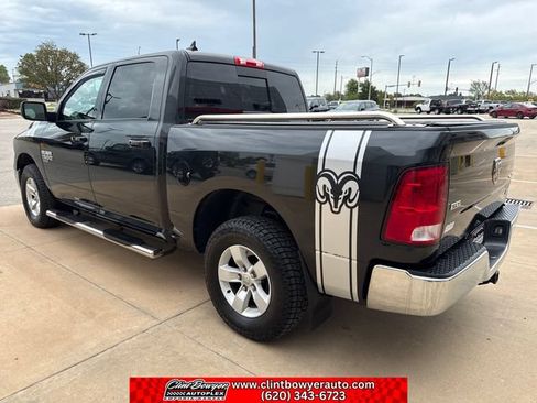 Used 2019 RAM 1500 Classic SLT w/ Luxury Group AWD/4WD image 3