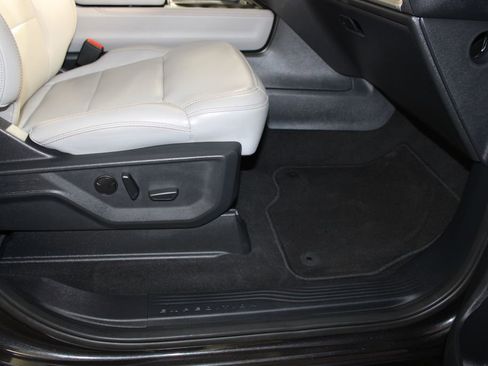 Certified 2025 Ford Expedition Active image 11