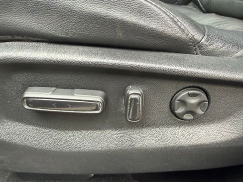 Used 2017 Honda CR-V Touring image 21