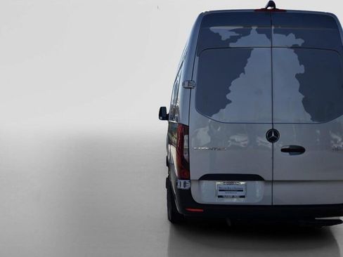Used 2024 Mercedes-Benz Sprinter 4500 w/ Parking Package image 11