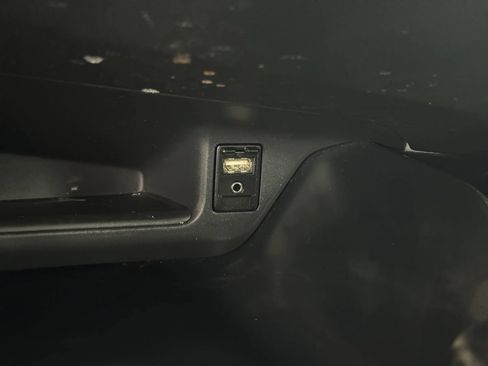 Used 2018 Toyota C-HR XLE FWD image 28