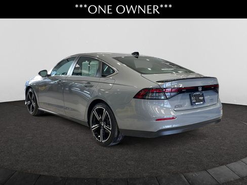 Used 2025 Honda Accord Sport image 3