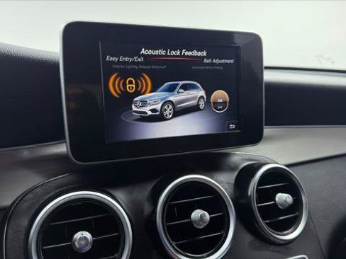 Used 2019 Mercedes-Benz GLC 350e 4MATIC image 28