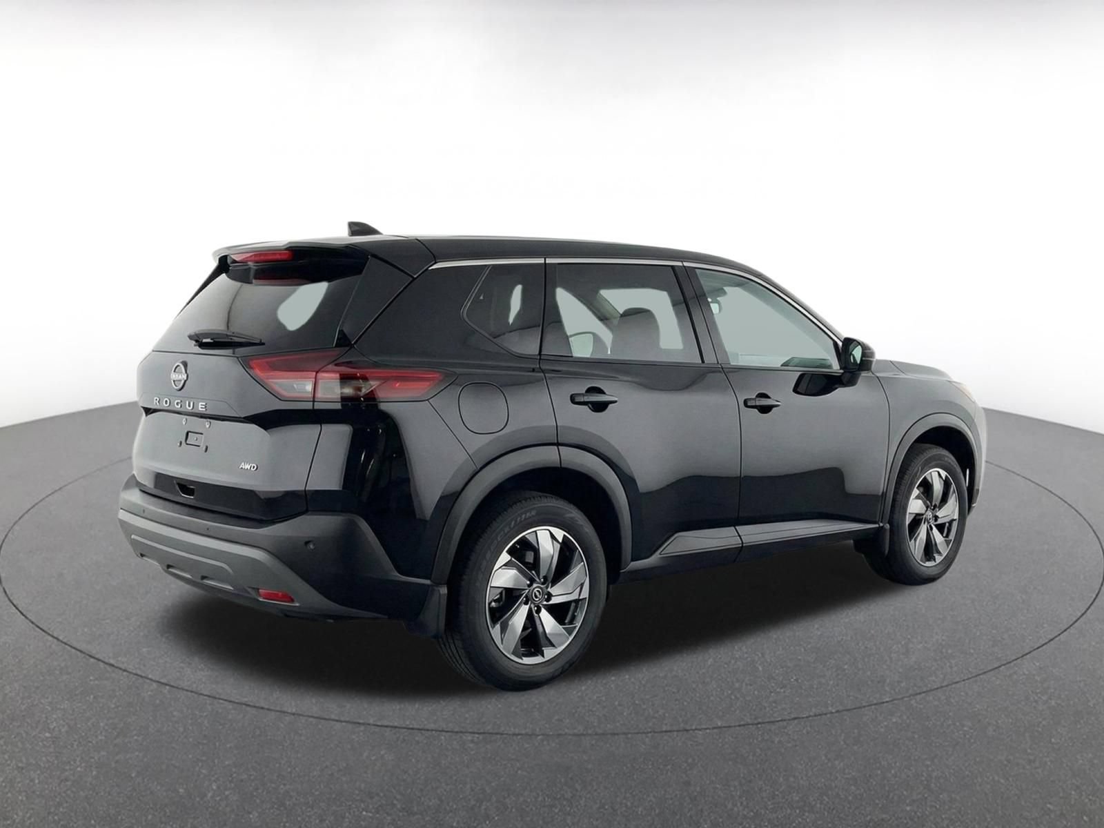 Used 2025 Nissan Rogue SV FWD image 10