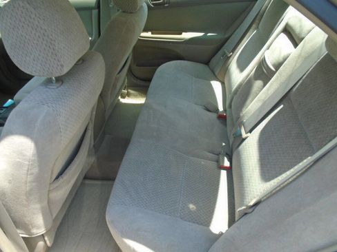 Used 2004 Toyota Camry LE FWD image 12