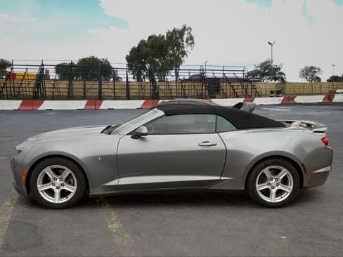 Used 2020 Chevrolet Camaro LT RWD image 8