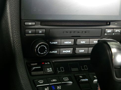 Used 2018 Porsche 718 Boxster S image 37