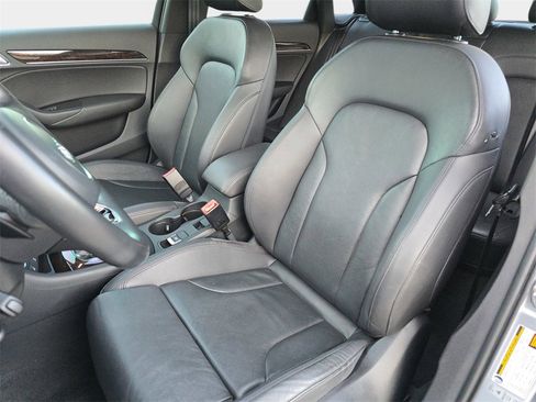 Used 2016 Audi Q3 2.0T Prestige w/ Prestige Package image 19