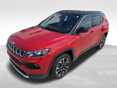 Used 2023 Jeep Compass Limited AWD/4WD image 2