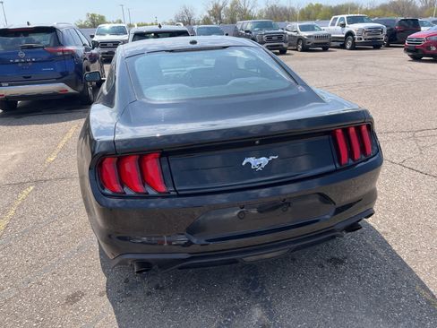 Used 2019 Ford Mustang Coupe RWD image 12