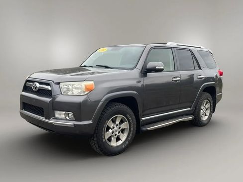 Used 2012 Toyota 4Runner SR5 w/ Convenience Pkg AWD/4WD image 2