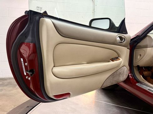 Used 2001 Jaguar XK8 Convertible RWD image 17