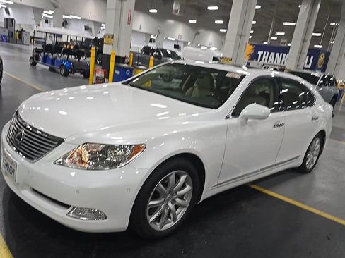 Used 2007 Lexus LS 460 L RWD image 2