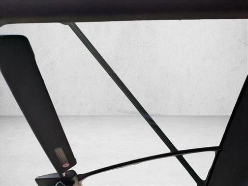 Used 2018 Tesla Model X 75D image 17