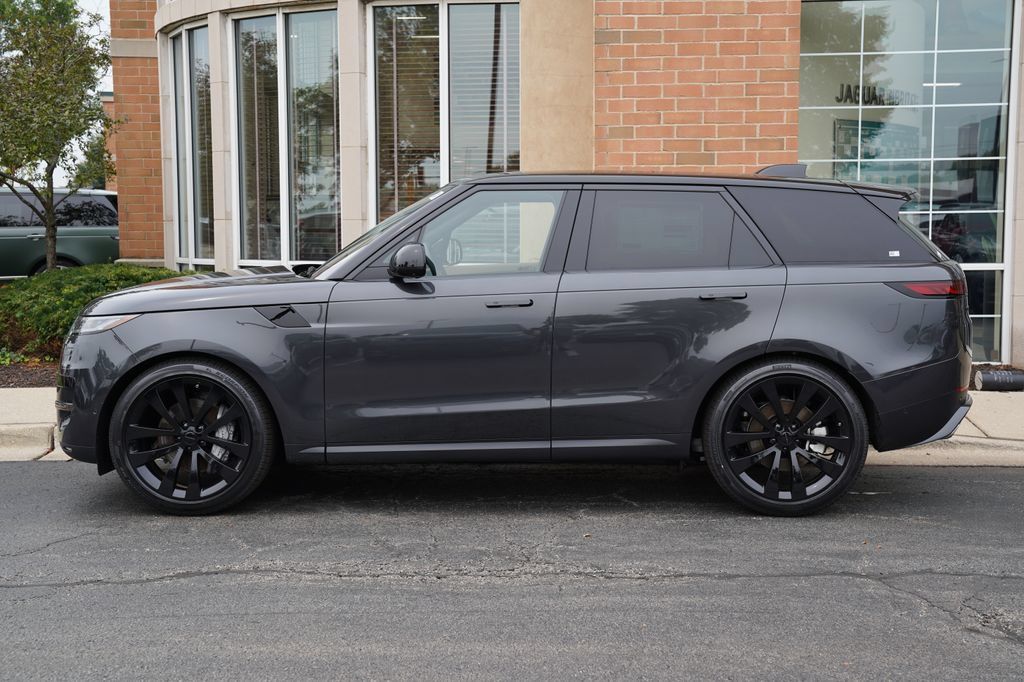 New 2026 Land Rover Range Rover Sport SE AWD/4WD image 2