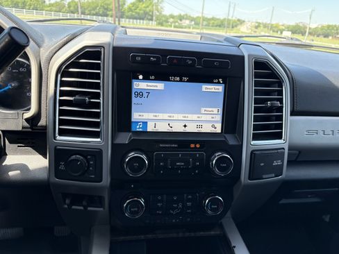 Used 2017 Ford F250 Lariat w/ Lariat Value Package AWD/4WD image 13