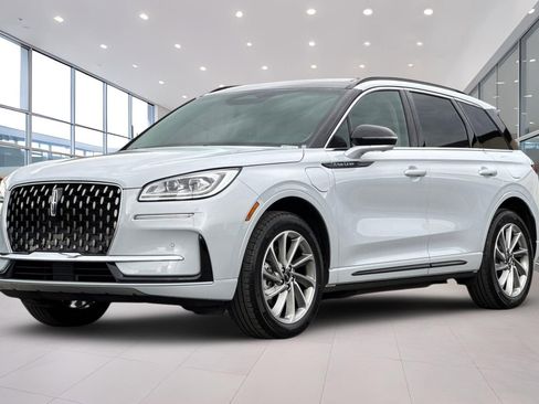 Used 2025 Lincoln Corsair Grand Touring w/ Equipment Group 301A image 8