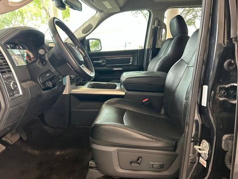 Used 2017 RAM 1500 Laramie AWD/4WD image 6