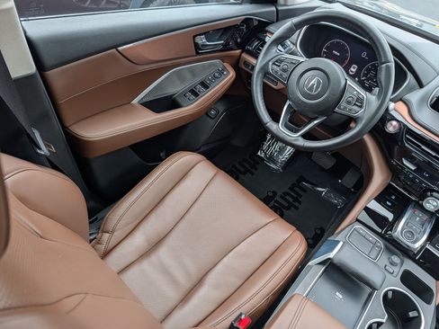 Used 2023 Acura MDX SH-AWD w/ Technology Package image 9