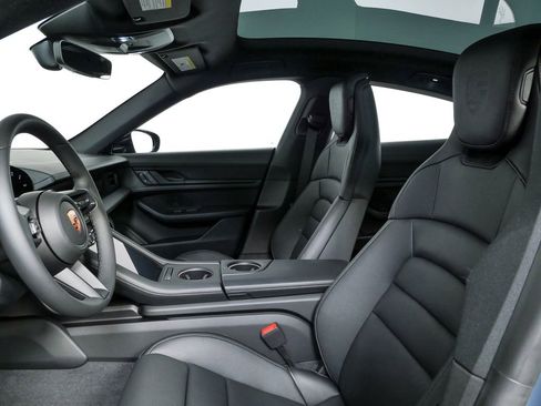 New 2026 Porsche Taycan image 5