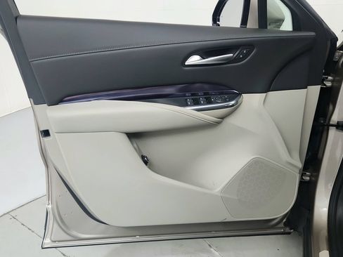 Certified 2023 Cadillac XT4 Luxury w/ Cold Weather Package AWD/4WD image 16