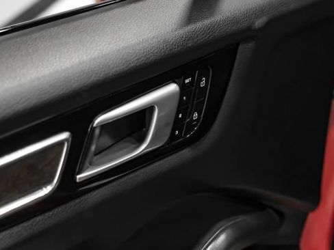 Used 2021 Porsche Cayenne AWD/4WD image 41