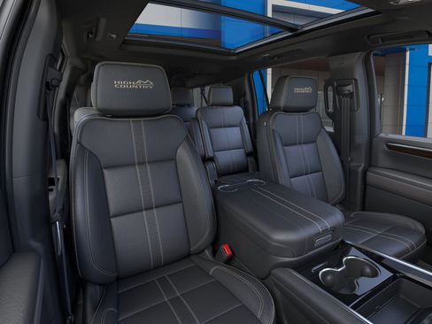 New 2025 Chevrolet Suburban High Country image 40