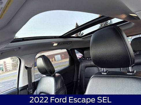 Used 2022 Ford Escape SEL image 17