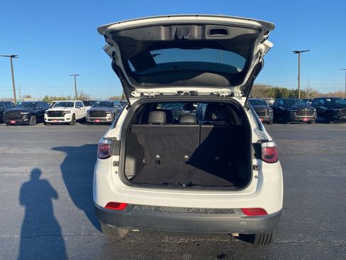 Used 2024 Jeep Compass Latitude image 40