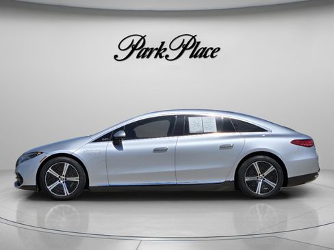 Used 2022 Mercedes-Benz EQS 450+ Sedan image 2