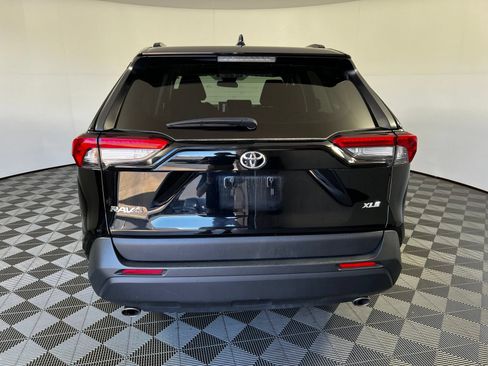 Used 2025 Toyota RAV4 XLE FWD image 6