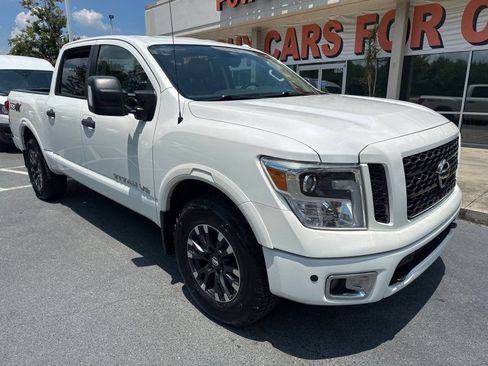 Used 2018 Nissan Titan PRO-4X w/ Pro-4x Convenience Package AWD/4WD image 1