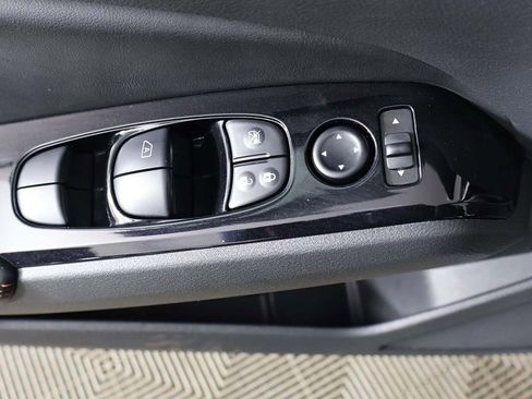 Used 2025 Nissan Altima 2.5 SR image 33