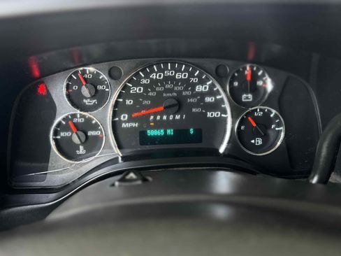 Used 2019 Chevrolet Express 3500 Extended w/ Driver Convenience Package image 9