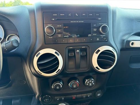 Used 2012 Jeep Wrangler Sahara AWD/4WD image 6