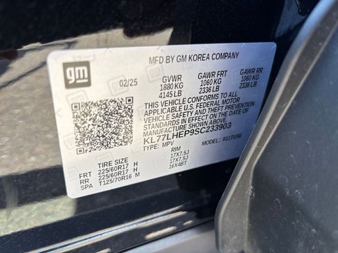 Used 2025 Chevrolet Trax LT w/ LT Convenience Package FWD image 28