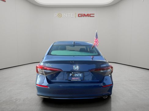 Used 2025 Honda Civic Sport image 4