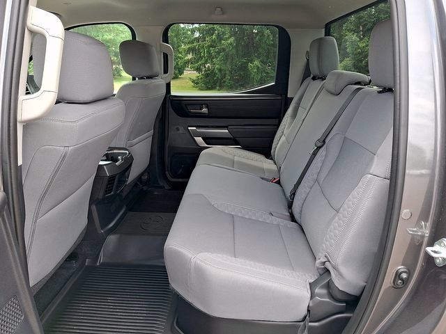 Used 2022 Toyota Tundra SR5 w/ SR5 Convenience Package AWD/4WD image 10