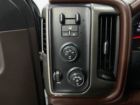 Used 2016 Chevrolet Silverado 1500 High Country image 20