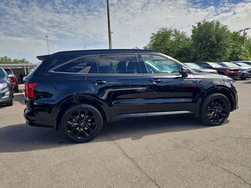 Certified 2022 Kia Sorento SX FWD image 9