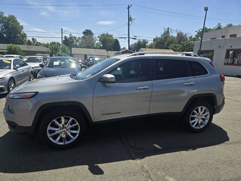 Used 2017 Jeep Cherokee Limited AWD/4WD image 14