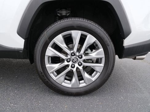 Used 2025 Toyota RAV4 XLE Premium image 12