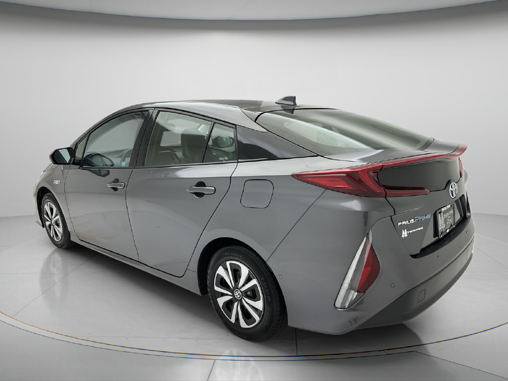 Used 2017 Toyota Prius Prime Advanced FWD image 4
